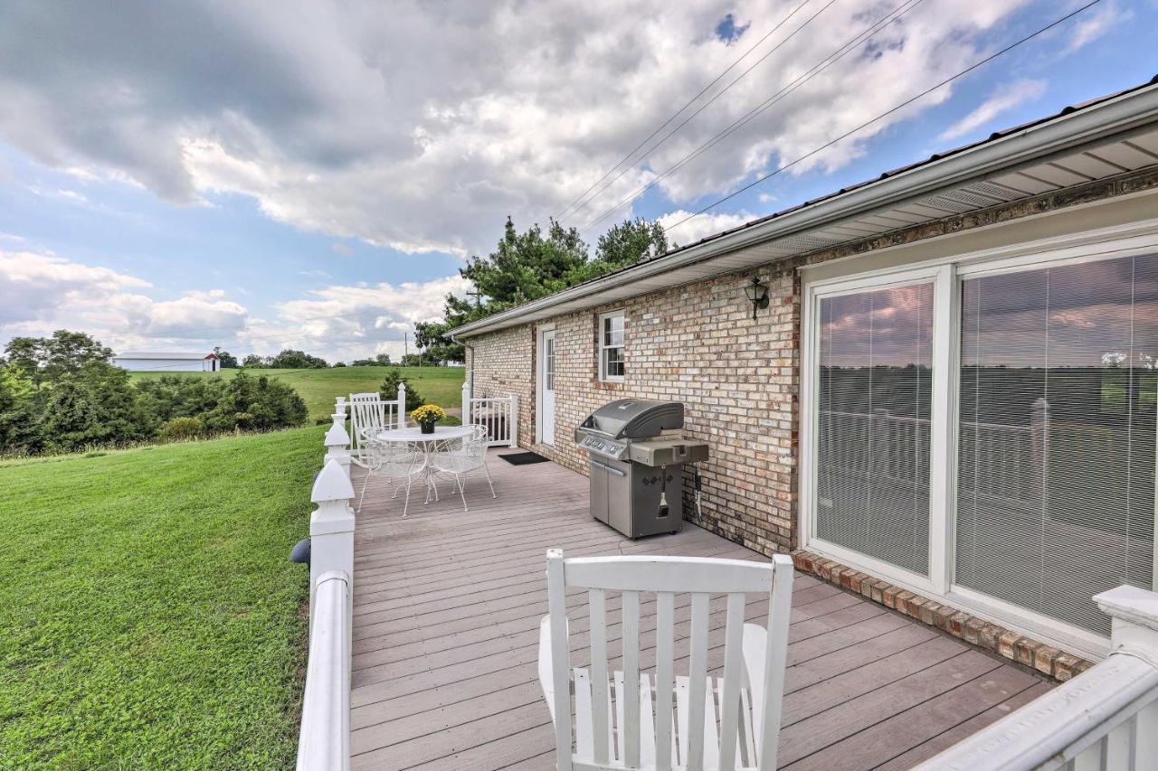 Charming Williamstown Retreat With Private Yard Villa Exterior photo
